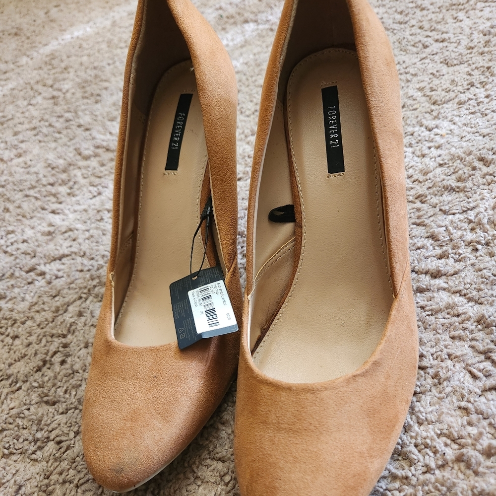 Women 8 Forever 21 heels